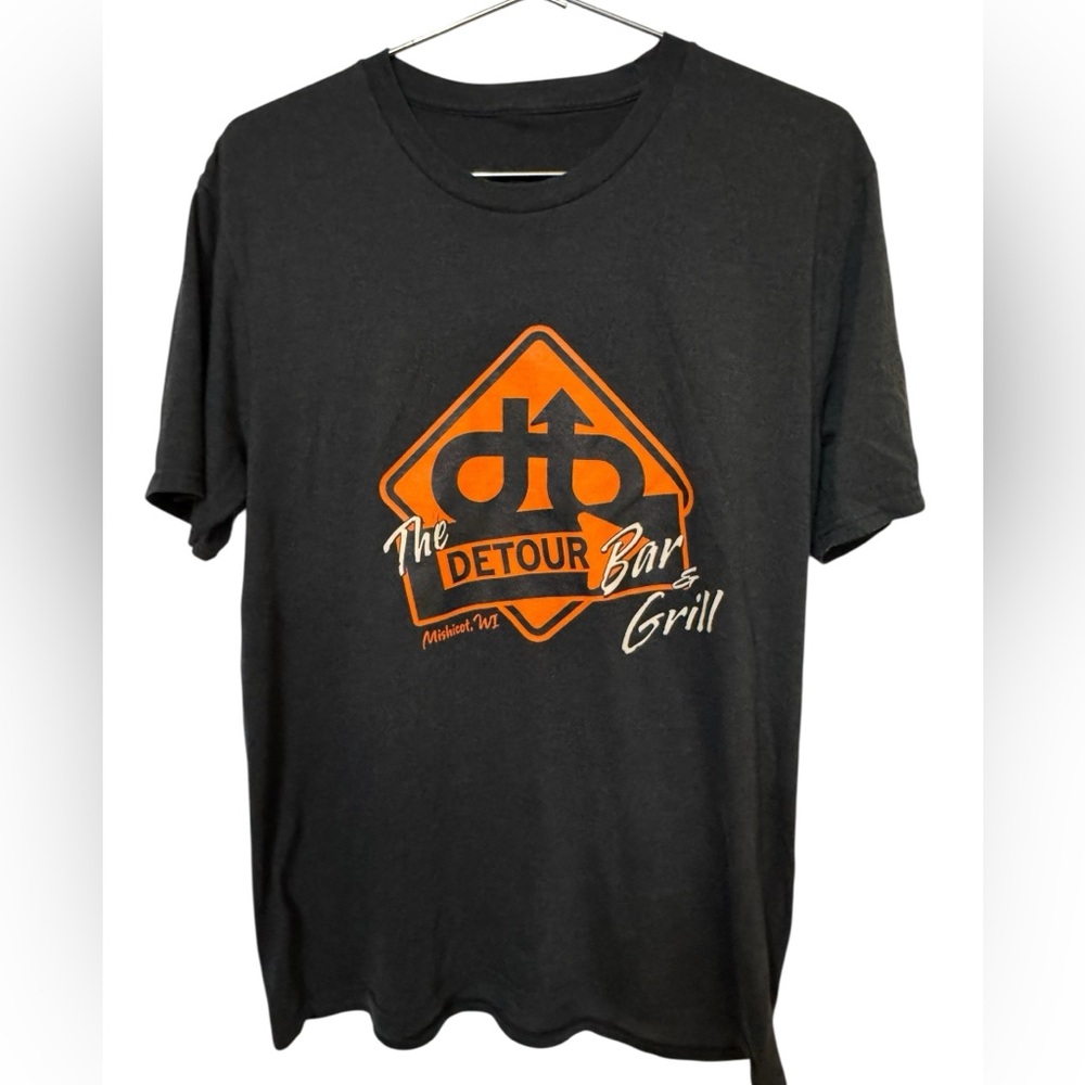 Vintage The Detour Bar & Grill Mishicot WI Black Men’s L T-Shirt